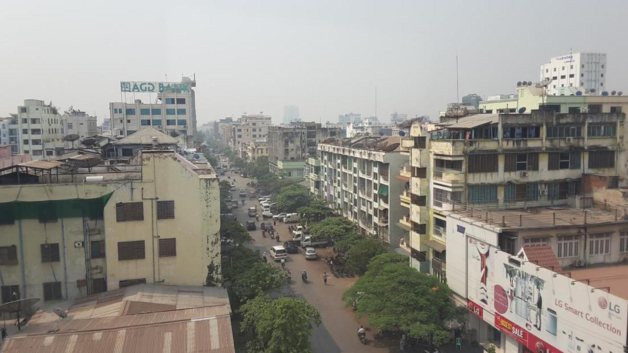 Unity Hotel Mandalay Exteriör bild